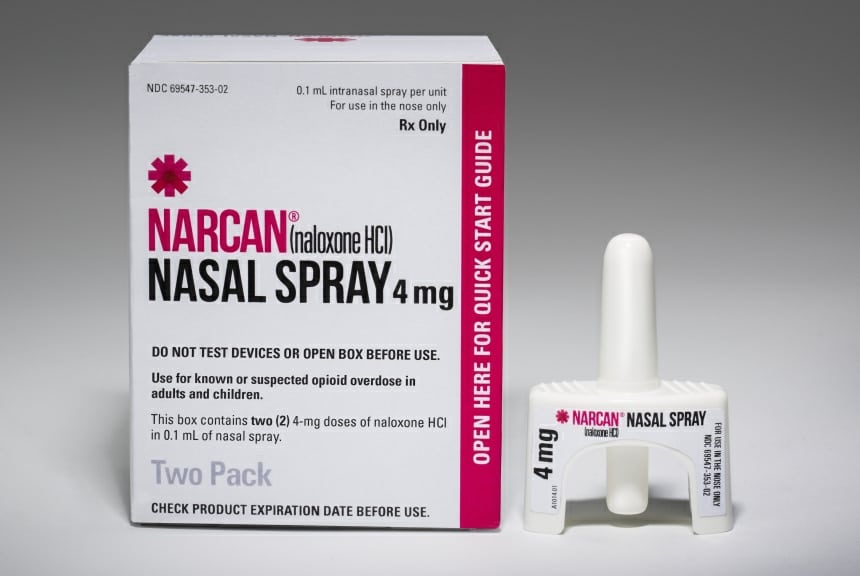 Naloxone spray